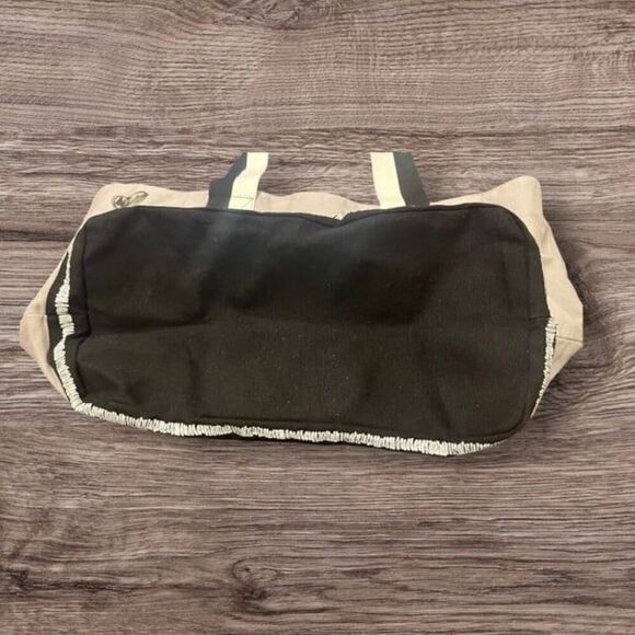 VICTORIA'S SECRET GRAY/BLACK TOTE BAG GRAFFITI ART RETIRED​ NEVER USED - Picture 4 of 6